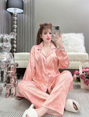 quần áo may sẵn giá sỉ