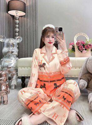 quần áo may sẵn giá sỉ