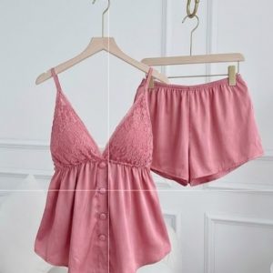 nguồn sỉ quần áo hot trend