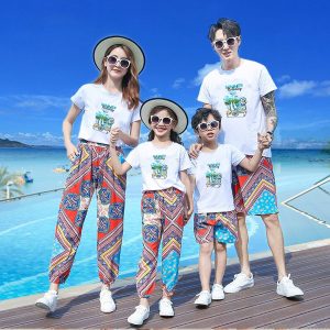 đặt áo đồng phục gia đình