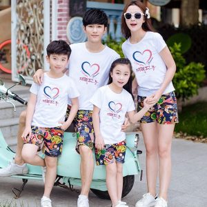 mua áo gia đình đi biển